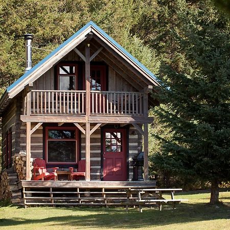 Nipika Mountain Resort Radium Hot Springs Exterior foto