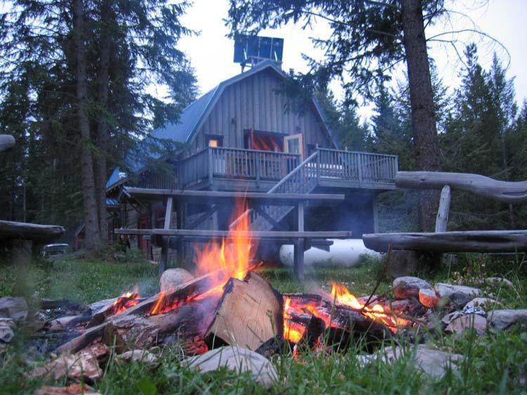 Nipika Mountain Resort Radium Hot Springs Exterior foto