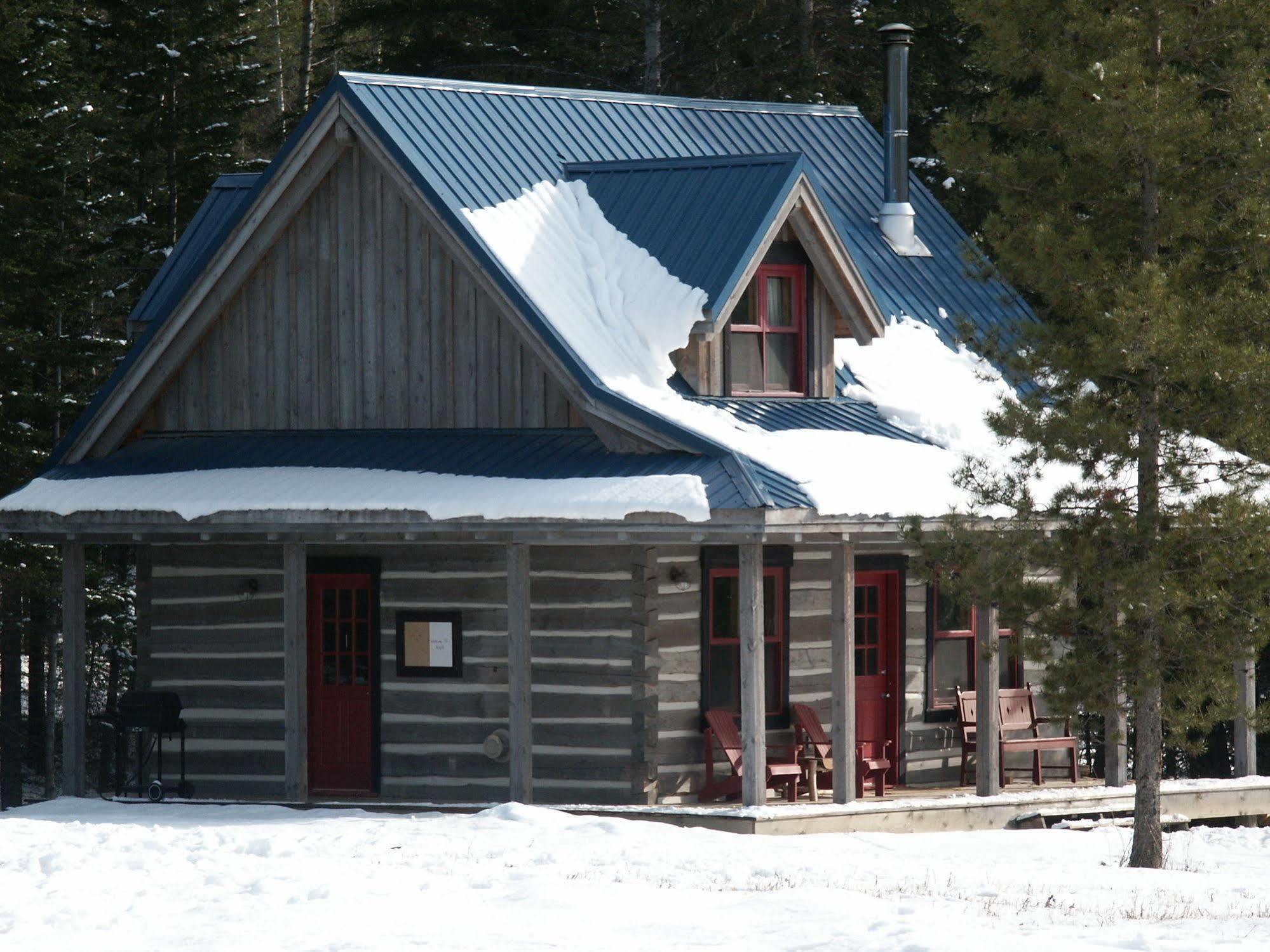 Nipika Mountain Resort Radium Hot Springs Exterior foto