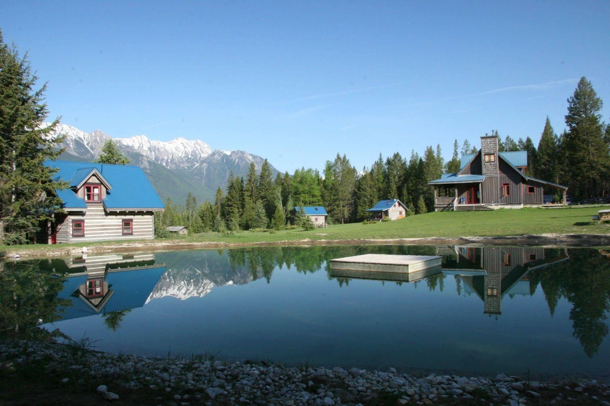 Nipika Mountain Resort Radium Hot Springs Exterior foto
